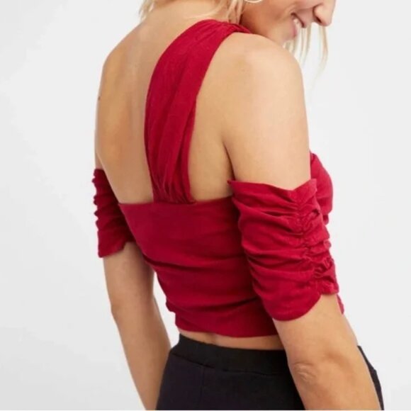 FREE PEOPLE Red TURN THE BEAT AROUND Top COLD SHOULDER Crop Size L NWT - Picture 3 of 3